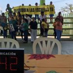 Pemex acumula 42 días sin cumplir orden presidencial en Dos Bocas: madres de familia exigen reubicación de escuelas