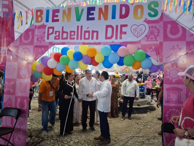DESTACA EL DIF EN LA FERIA DE LA NARANJA