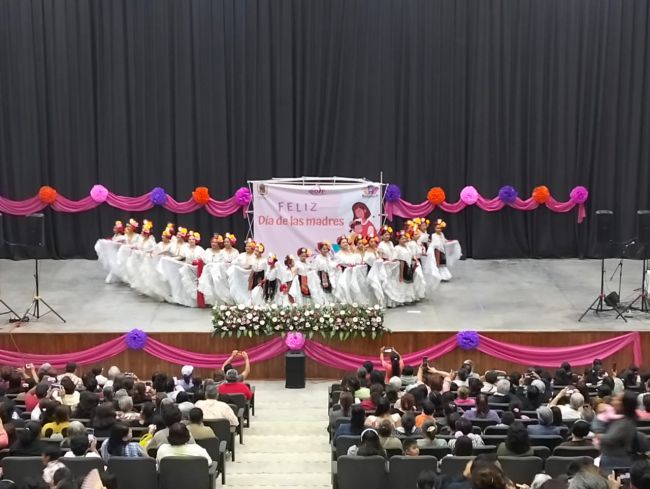 OFRECE, GOBIERNO MUNICIPAL, EVENTO ARTISTICO-MUSICAL A MADRES BANDERILLENSES